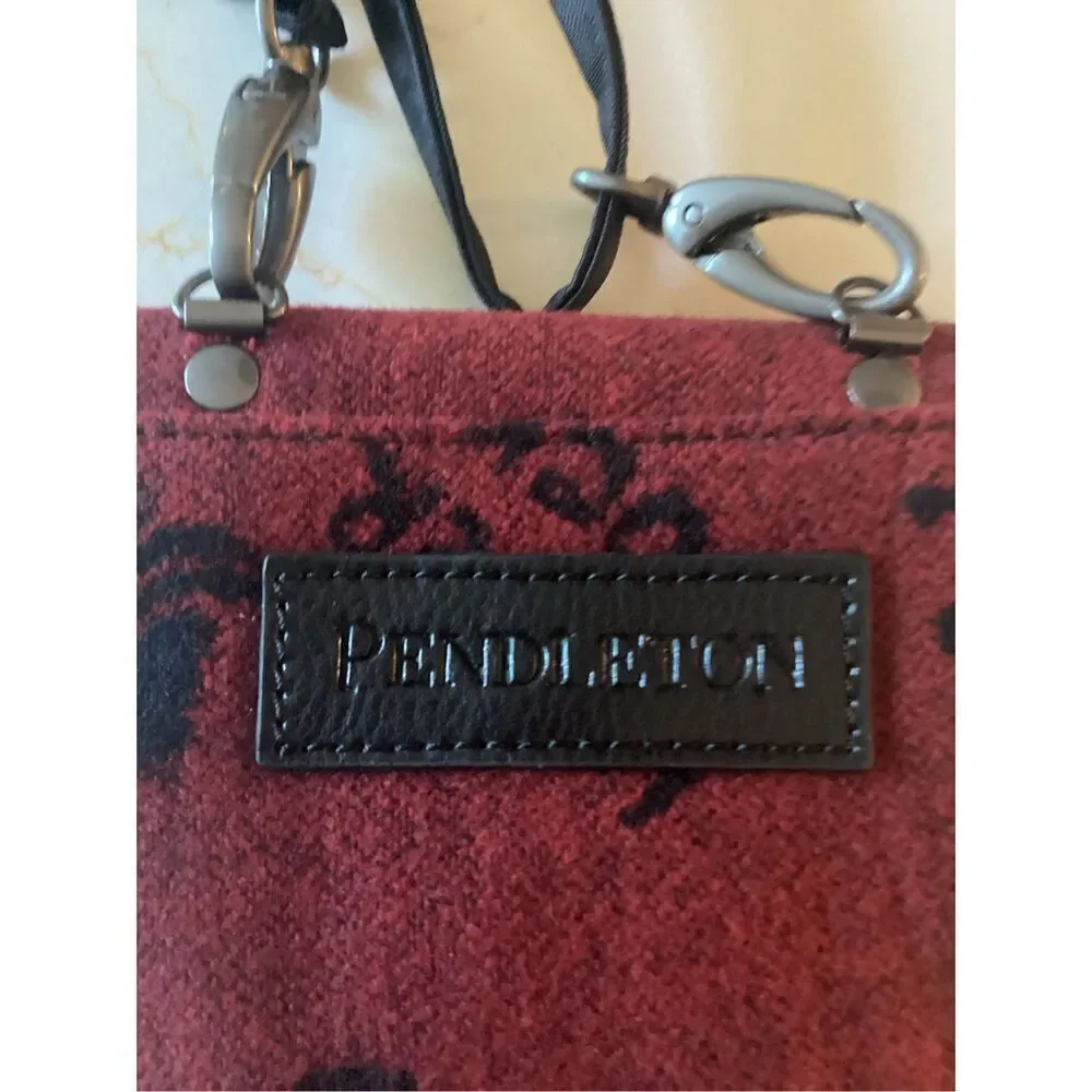 Pendleton Wallet Crossbody Bag Red Black Bucking Bronco